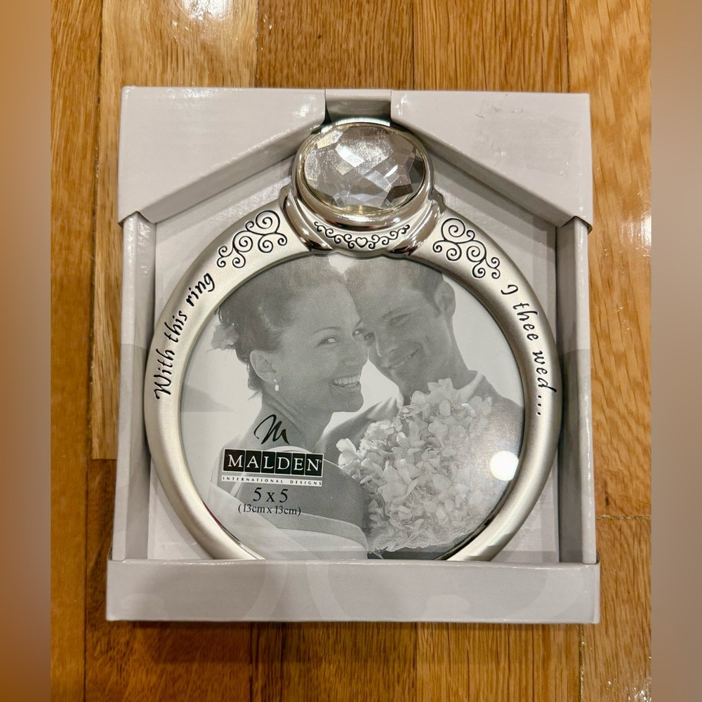 Malden Silver Wedding Ring Photo Frame